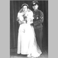 104-0167 Albert und Erna Schulz aus Stobingen - Colm. Hochzeit am 26.12.1942.jpg